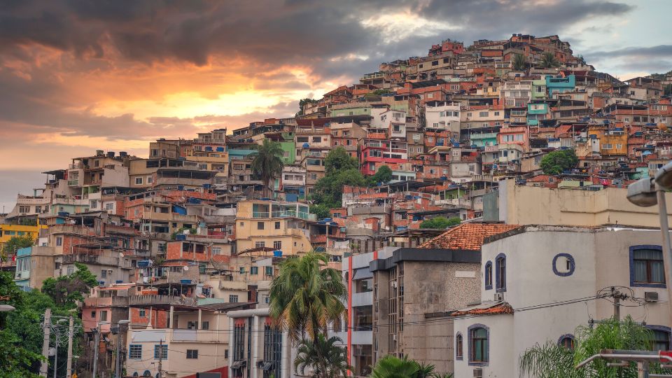 CAMINHADA NA FAVELA