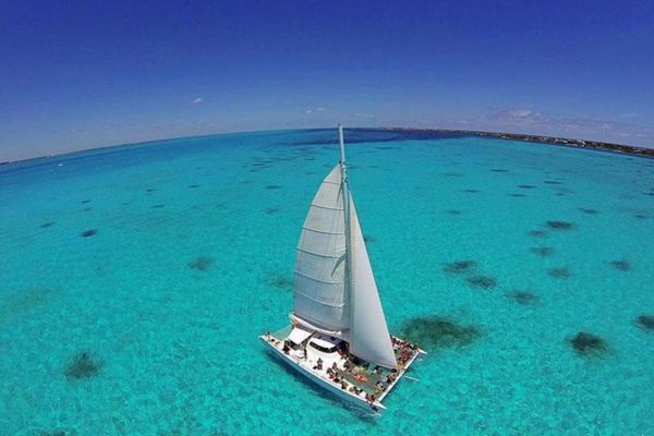 CRUZEIRO DE CATAMARÃ PARA ISLA MUJERES