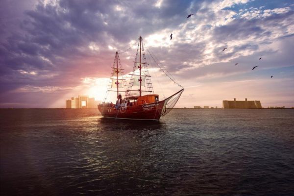 CRUZEIRO POR COLUMBUS COM JANTAR ROMÂNTICO