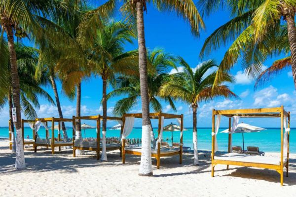 PASSEIO DE CATAMARÃ A ISLA MUJERES COM SNORKEL