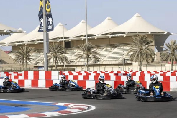 KARTING NO CIRCUITO YAS MARINA