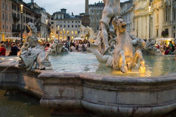 PASSEIO À NOITE PELA CIDADE E DEGUSTAÇÃO DE GELATO