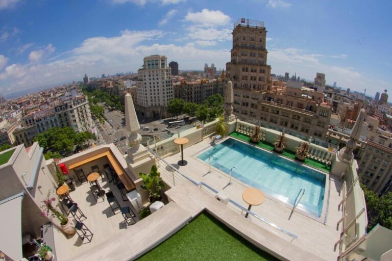 EL AVENIDA PALACE HOTEL