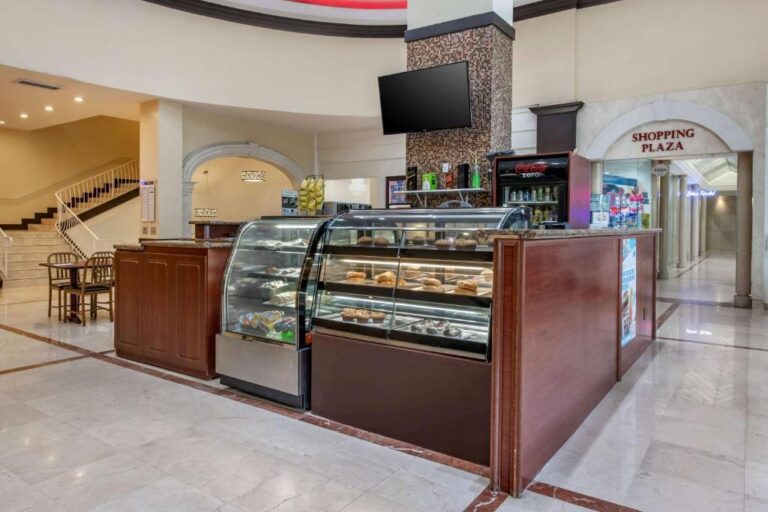 Ramada Plaza by Wyndham Marco Polo Beach Resort