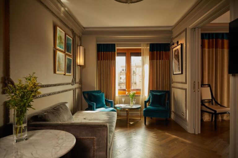 EL AVENIDA PALACE HOTEL