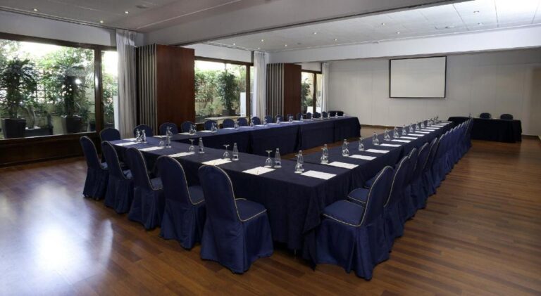 EL AVENIDA PALACE HOTEL