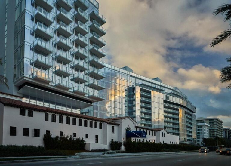 Four Seasons Hotel at The Surf Club