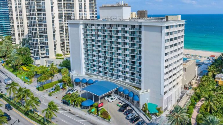 Ramada Plaza by Wyndham Marco Polo Beach Resort